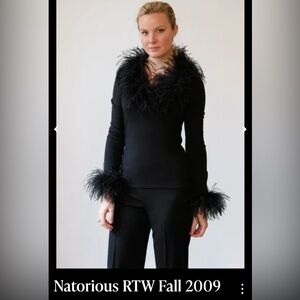 Natori Black Feather Soybean & Cashmere Blend Top